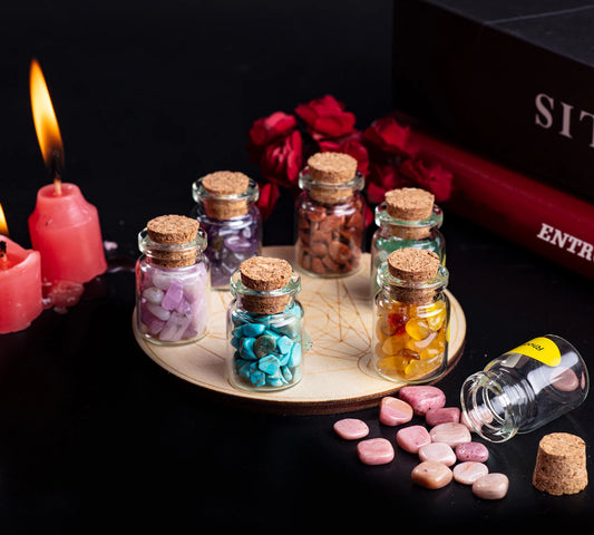 geluksflesje met krachtsteentjes rozenkwarts, amethist, rode jaspis, citrien, turquoise