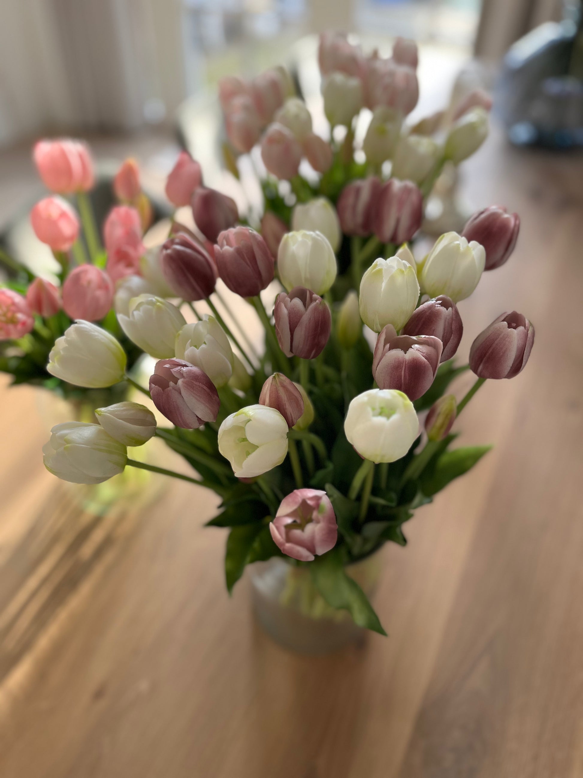 Vol boeket paars wit gemêleerde kunst tulpen – real touch nep tulpen voor luxe woondecoratie