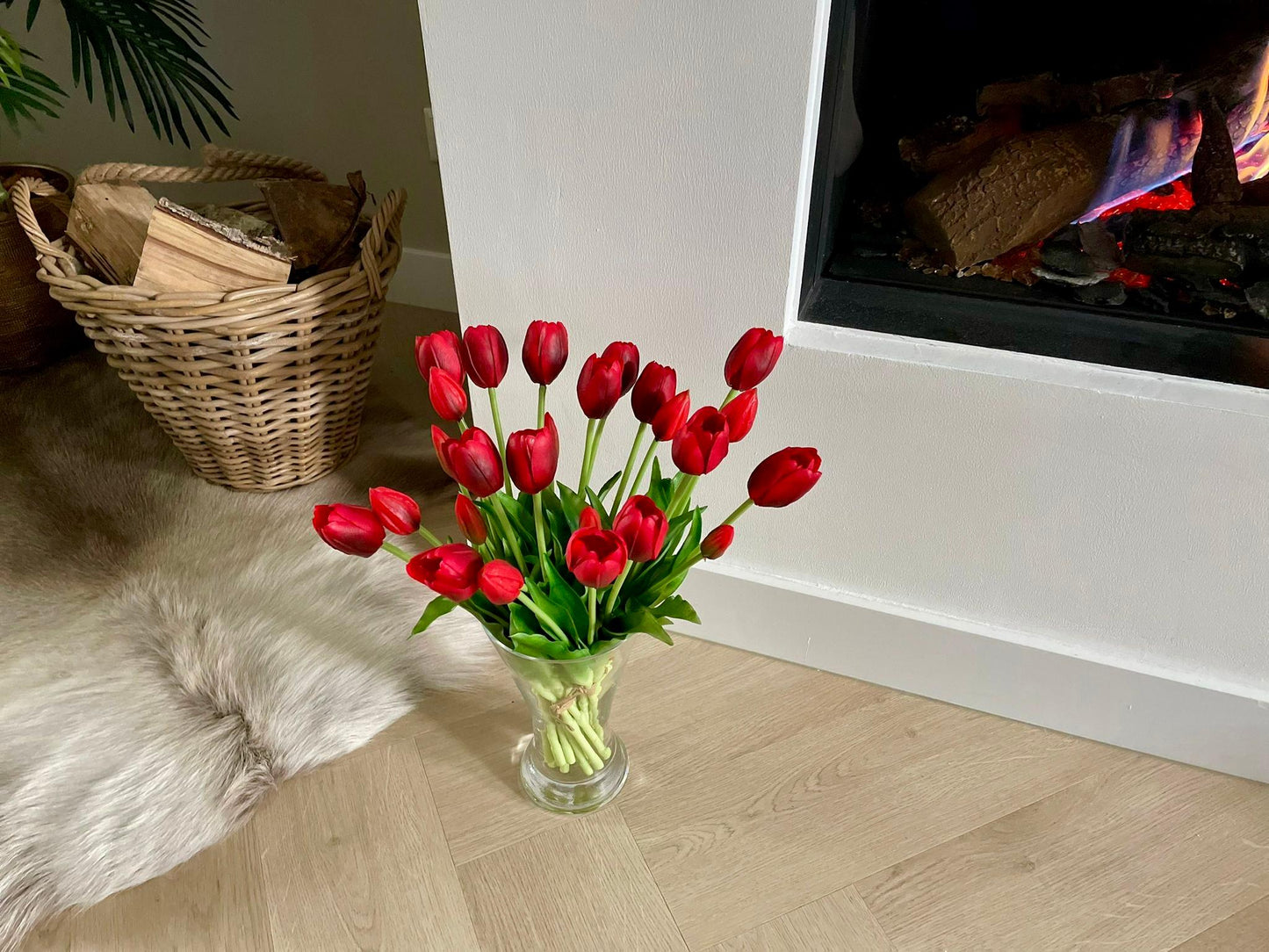 Rode kunst tulpen real touch in vaas – nep tulpen die echt lijken